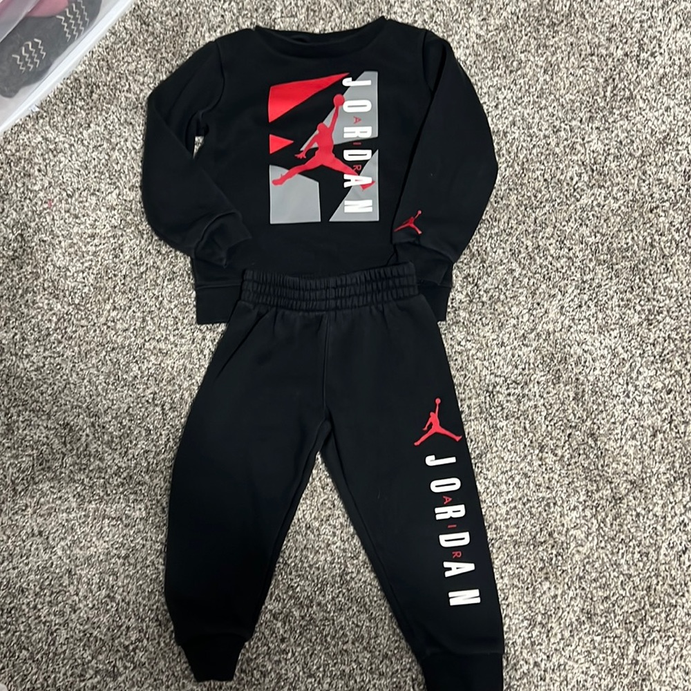 Toddler Air Jordan Sweat outfit size 3T